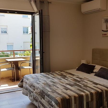Apartments Alea ロヴィニ エクステリア 写真