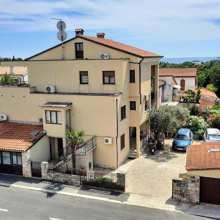 Apartments Alea ロヴィニ エクステリア 写真