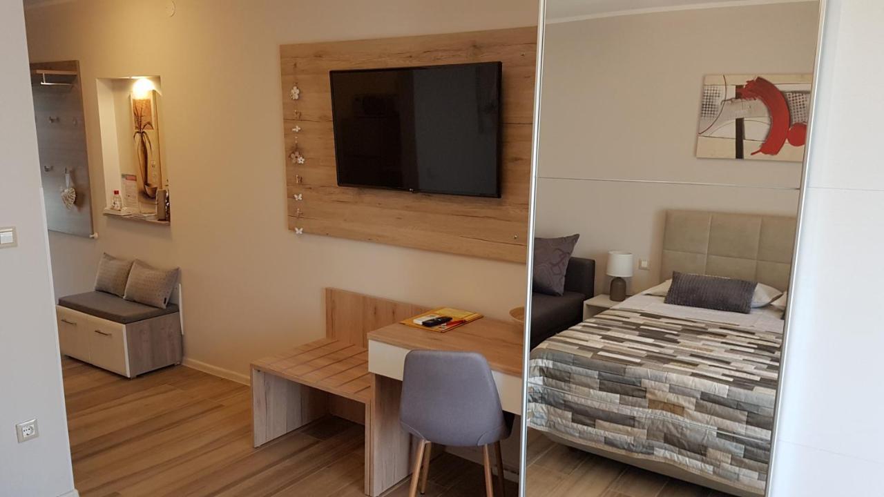 Apartments Alea ロヴィニ エクステリア 写真