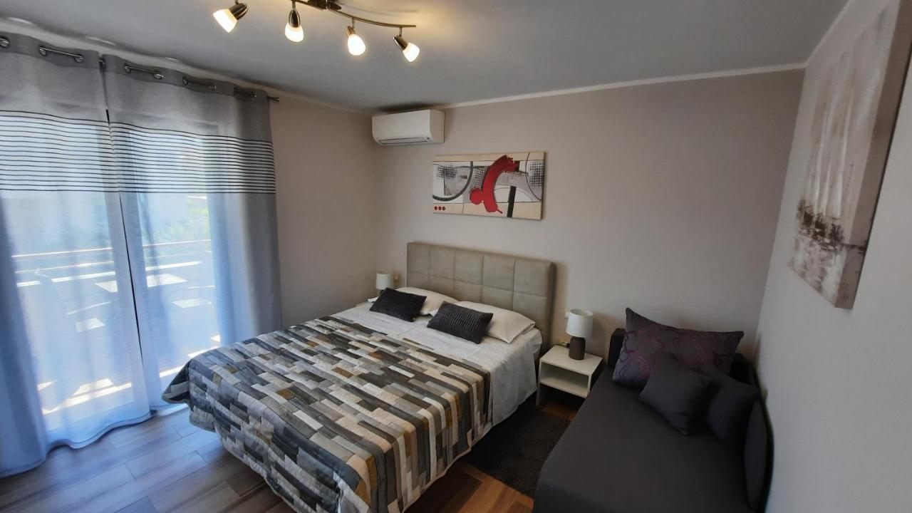 Apartments Alea ロヴィニ エクステリア 写真