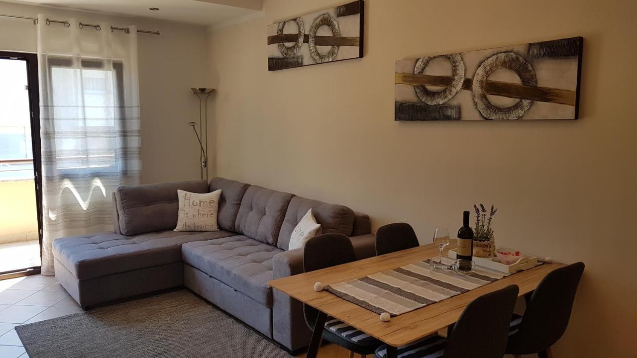 Apartments Alea ロヴィニ エクステリア 写真