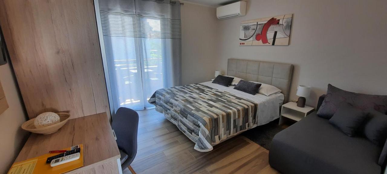 Apartments Alea ロヴィニ エクステリア 写真
