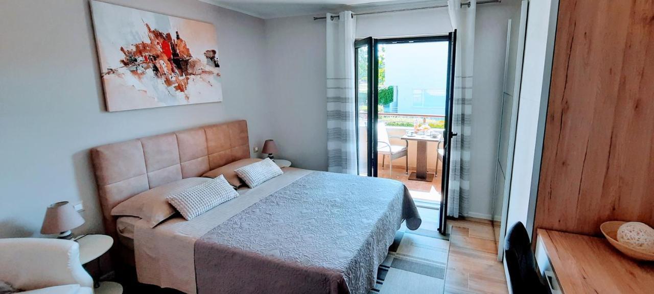 Apartments Alea ロヴィニ エクステリア 写真