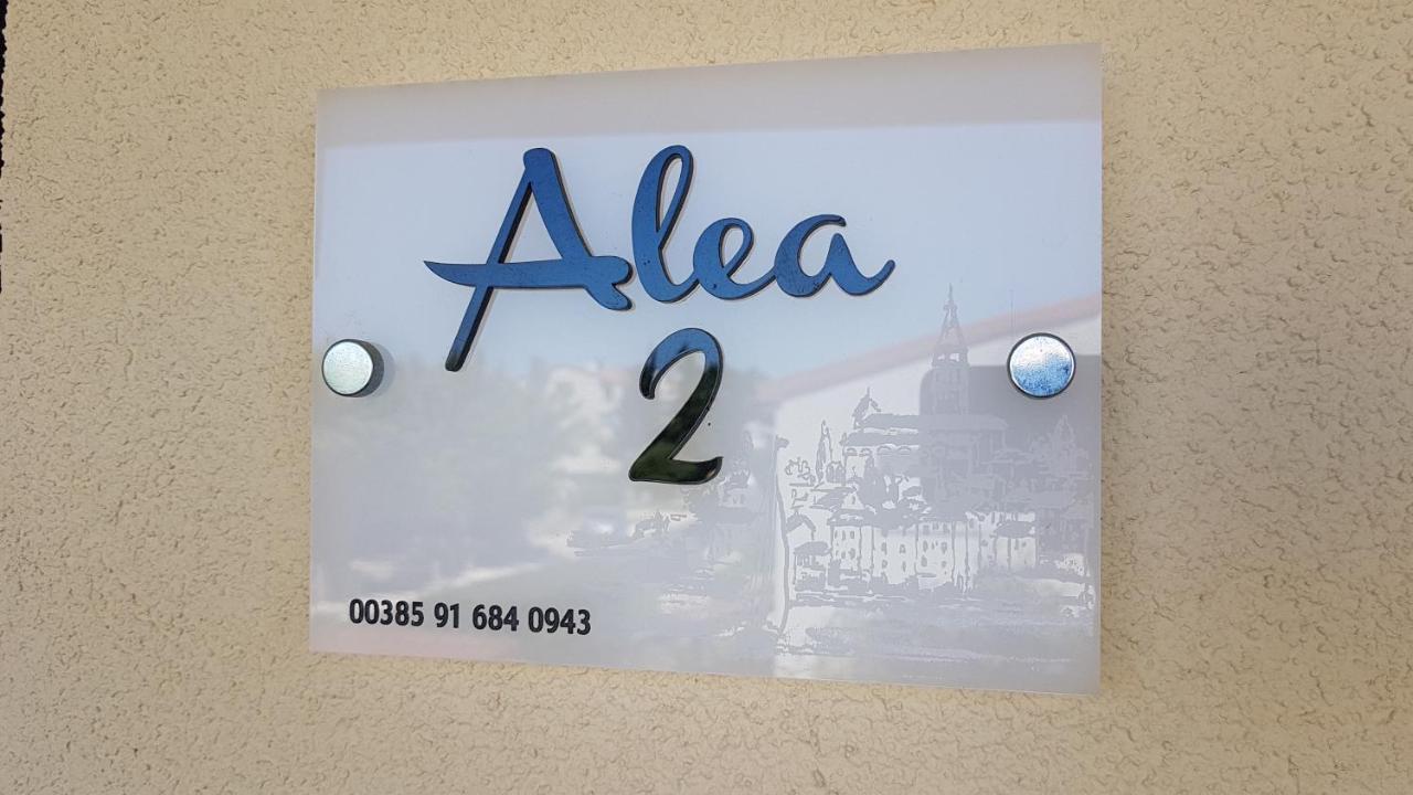Apartments Alea ロヴィニ エクステリア 写真