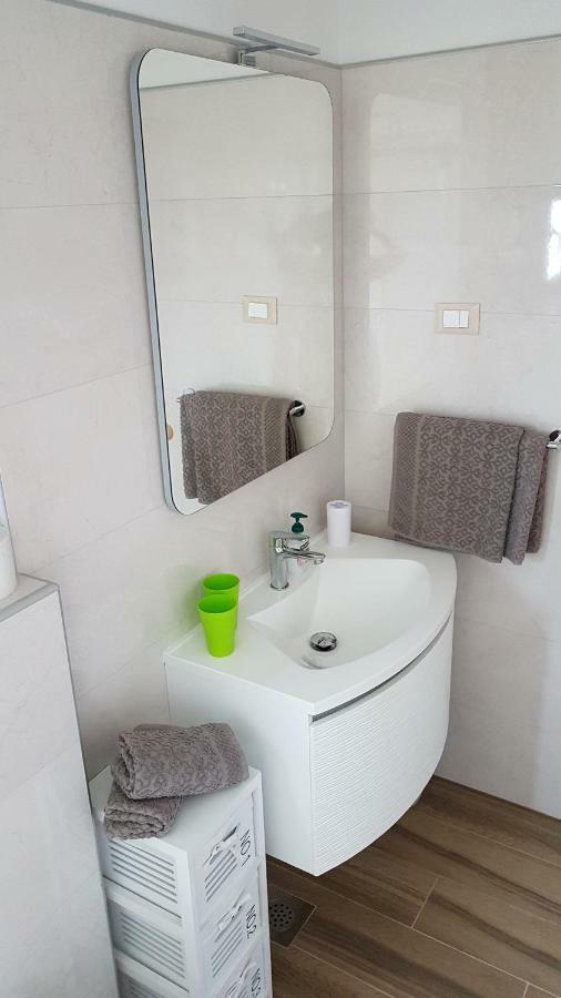 Apartments Alea ロヴィニ エクステリア 写真